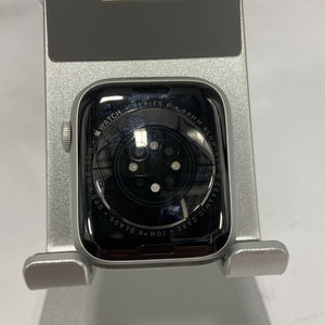 Apple Watch Series 6 (GPS) Silver Sport 44mm Silver w/ Metal Link Band - 7/10