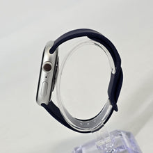 Load image into Gallery viewer, Apple Watch (Series 8) 45mm Silver WiFi 32GB