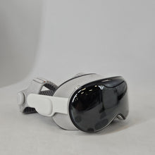 Load image into Gallery viewer, Apple Vision Pro (M5) 256GB