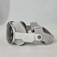 Load image into Gallery viewer, Apple Vision Pro (M5) 256GB