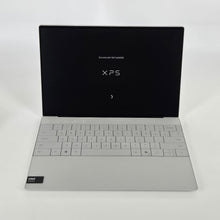 Load image into Gallery viewer, Dell XPS 13 9340 Silver 1.4 GHz Intel Core Ultra 7 32GB RAM 1TB Solid State Drive