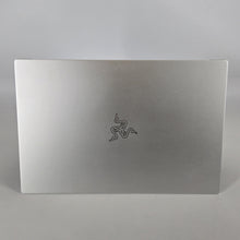 Load image into Gallery viewer, Razer Blade 15 Advanced 2019 Silver 2.6 GHz Intel Core i7 9th Gen. 16GB RAM 512GB Solid State Drive NVIDIA GeForce RTX 2070 8 GB