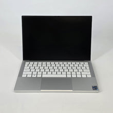 Load image into Gallery viewer, Razer Book 13.4 Silver 2.4 GHz Intel Core i5 11th Gen. 8GB RAM 256GB Solid State Drive