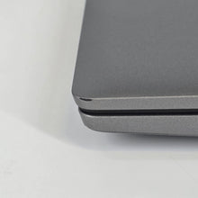 Load image into Gallery viewer, Latitude 5540 15.6 Gray 1.9 GHz Intel Core i7 13th Gen. 16GB RAM 512GB Solid State Drive