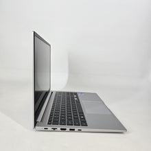 Load image into Gallery viewer, Samsung Galaxy Book4 15.6 Silver 1.8 GHz Intel Core 7 16GB RAM 512GB Solid State Drive