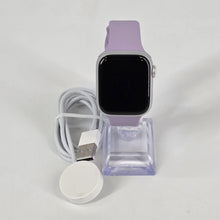 Load image into Gallery viewer, Apple Watch (Series 8) 41mm Silver Unlocked 32GB
