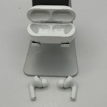 Load image into Gallery viewer, Apple AirPods Pro 3 USB-C White