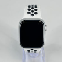 Load image into Gallery viewer, Apple Watch (Series 8) 41mm Silver Unlocked 32GB