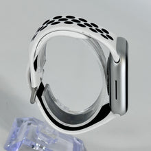 Load image into Gallery viewer, Apple Watch (Series 8) 41mm Silver Unlocked 32GB