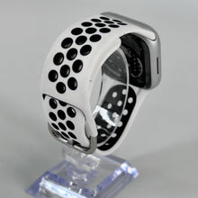 Load image into Gallery viewer, Apple Watch (Series 8) 41mm Silver Unlocked 32GB