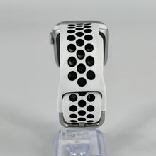 Load image into Gallery viewer, Apple Watch (Series 8) 41mm Silver Unlocked 32GB