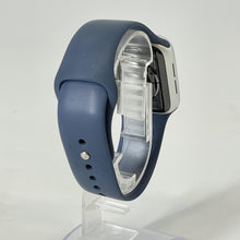 Load image into Gallery viewer, Apple Watch (Series 5) 40mm Silver Unlocked 32GB
