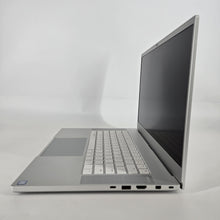 Load image into Gallery viewer, Razer Blade 15 Advanced 2019 Silver 2.6 GHz Intel Core i7 9th Gen. 16GB RAM 512GB Solid State Drive NVIDIA GeForce RTX 2070 8 GB