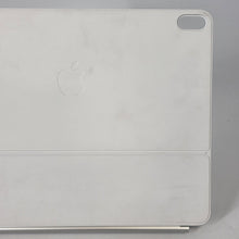 Load image into Gallery viewer, Apple Magic Keyboard for iPad Air 13in(M3) A3340 White