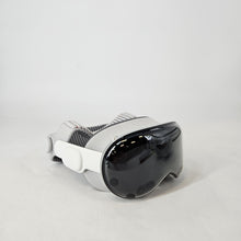 Load image into Gallery viewer, Apple Vision Pro (M5) 256GB