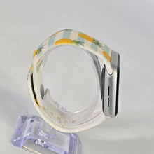 Load image into Gallery viewer, Apple Watch (Series 5) 40mm Silver WiFi 32GB