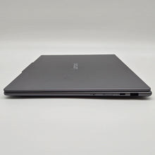 Load image into Gallery viewer, Lenovo Yoga Slim 7i 15.3 Gray 2.2 GHz Intel Core Ultra 7 Series 2 16GB RAM 1TB Solid State Drive