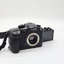 Load image into Gallery viewer, Panasonic Lumix GH5 20.3MP Black