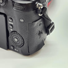 Load image into Gallery viewer, Panasonic Lumix GH5 20.3MP Black