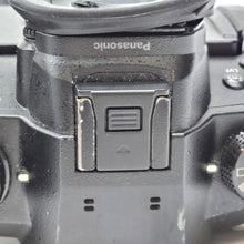 Load image into Gallery viewer, Panasonic Lumix GH5 20.3MP Black