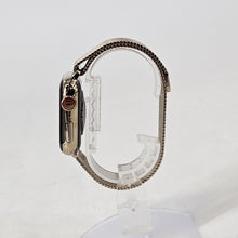 Load image into Gallery viewer, Apple Watch (Series 6) 40mm Gold Unlocked 32GB