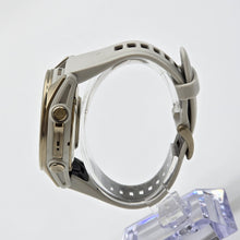 Load image into Gallery viewer, Garmin Fenix 8 AMOLED Sapphire Edition 43mm Gold GPS