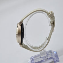 Load image into Gallery viewer, Garmin Lily 2 35mm Gold GPS