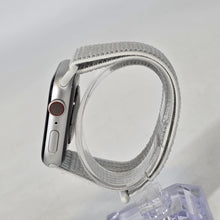 Load image into Gallery viewer, Apple Watch (Series 6) 44mm Silver Unlocked 32GB