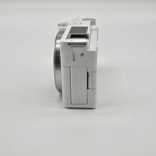 Load image into Gallery viewer, Sony Alpha ZV-E10 24.2MP White