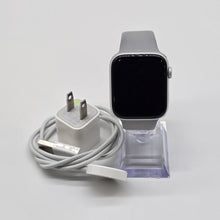 Load image into Gallery viewer, Apple Watch (Series 5) 44mm Silver WiFi 32GB