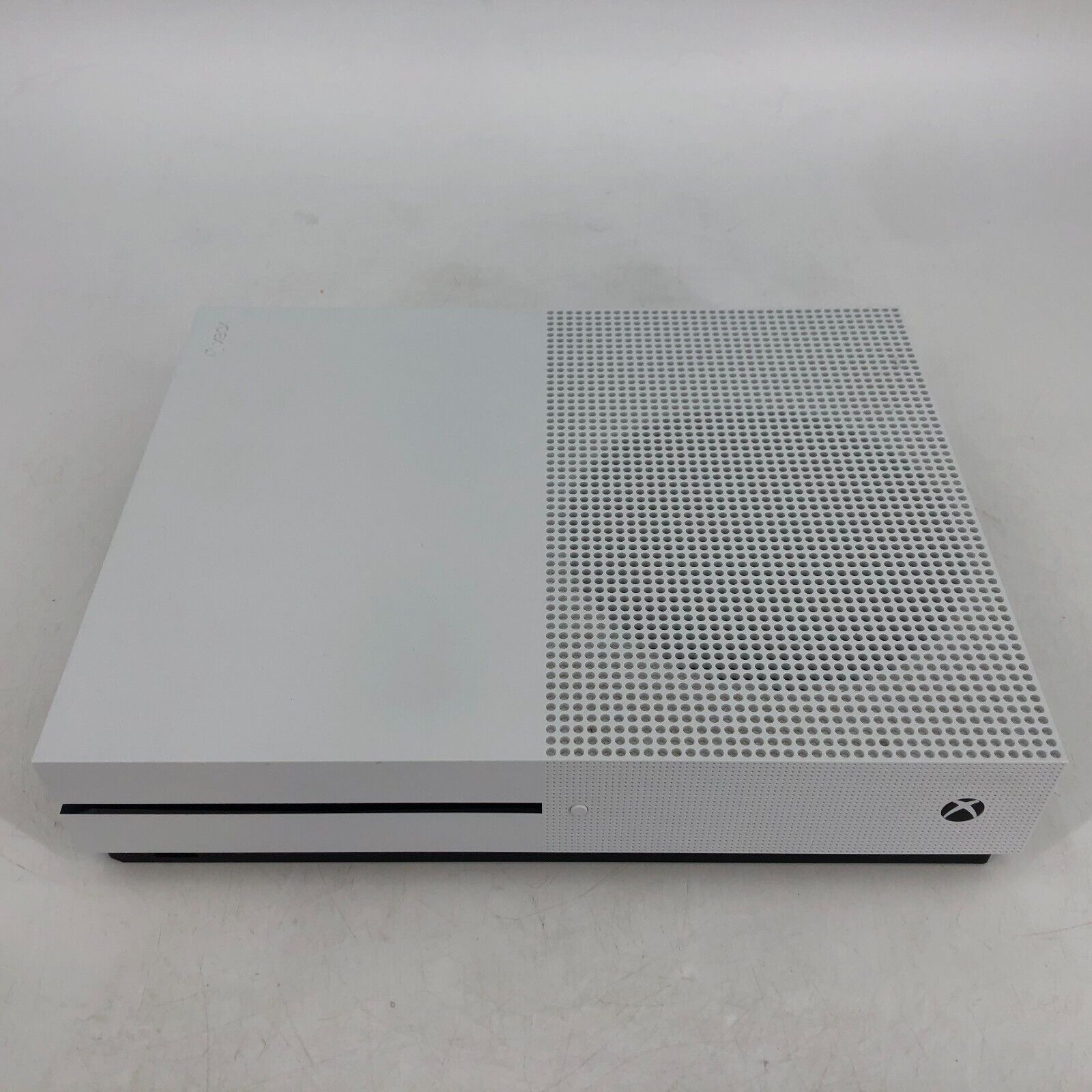 Xbox One S 500GB White w/ Cords, Controller And One Game.