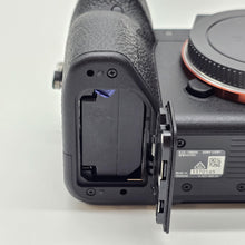 Load image into Gallery viewer, Sony Alpha 7R IV 61MP Black