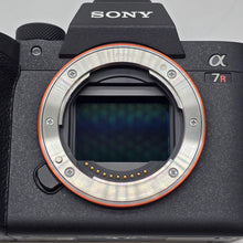 Load image into Gallery viewer, Sony Alpha 7R IV 61MP Black