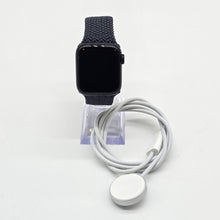 Load image into Gallery viewer, Apple Watch (SE) 2nd Gen. 40mm Black WiFi 32GB