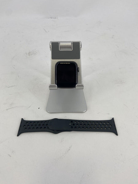 Apple Watch Series 4 (GPS) Space Gray Nike Sport 44mm w/ Black Nike Sport - Good