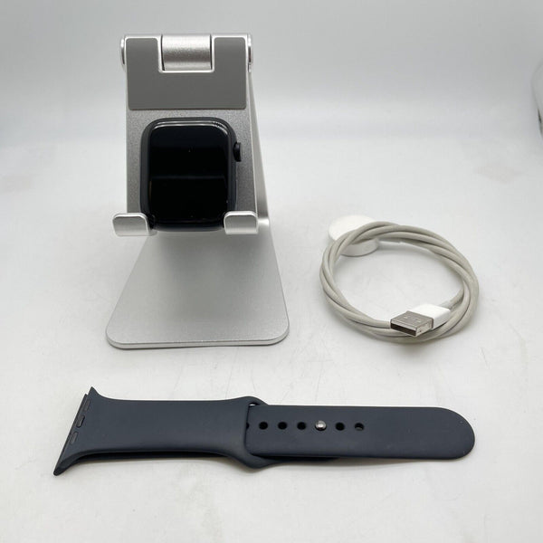 Apple Watch Series 7 (GPS) Space Black Sport 45mm w/ Black Sport - Very Good