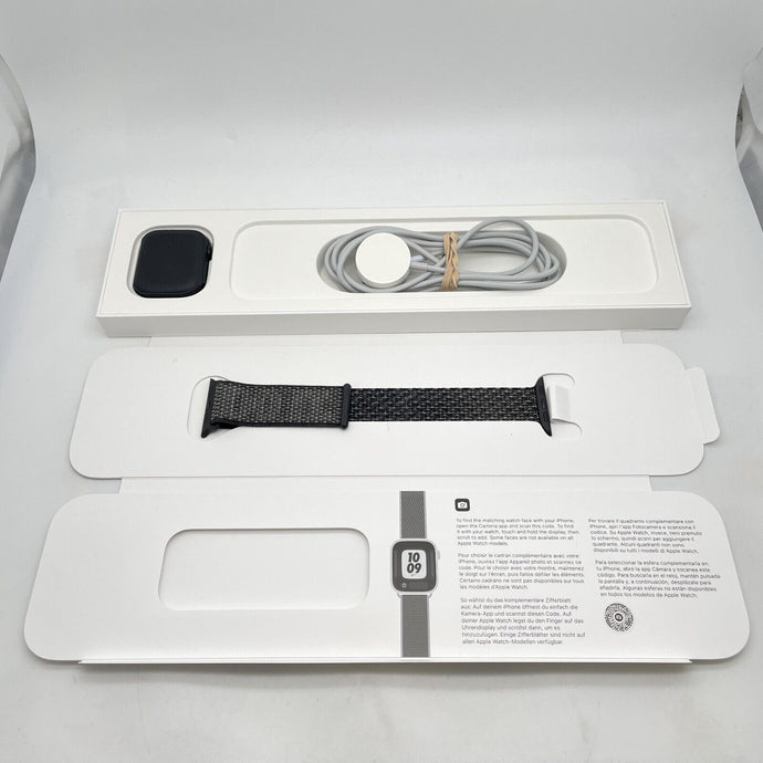 Apple Watch Series 8 (GPS) Black Sport 41mm w/ Black Sport Loop - Excellent