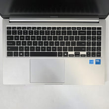 Load image into Gallery viewer, Galaxy Book4 15.6 Silver 1.8 GHz Intel Core 7 16GB RAM 512GB Solid State Drive