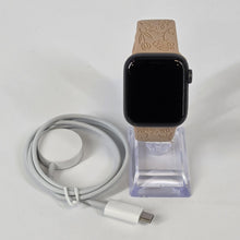 Load image into Gallery viewer, Apple Watch (Series 6) 40mm Space Black Unlocked 32GB