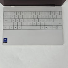 Load image into Gallery viewer, XPS 13 9350 Silver 2.2 GHz Intel Core Ultra 7 Series 2 32GB RAM 1TB Solid State Drive