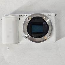 Load image into Gallery viewer, Sony Alpha ZV-E10 24.2MP White