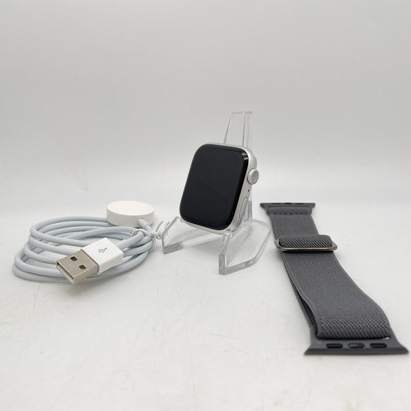 Apple Watch Series 8 (GPS) Silver Aluminum 45mm w/ Gray Sport Loop Excellent