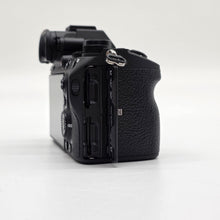 Load image into Gallery viewer, Sony Alpha 7R III 42.4MP Black