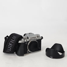 Load image into Gallery viewer, Fujifilm X-T5 40MP Silver