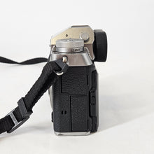 Load image into Gallery viewer, Fujifilm X-T5 40MP Silver