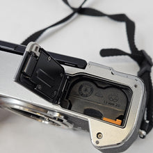 Load image into Gallery viewer, Fujifilm X-T5 40MP Silver