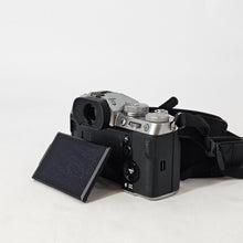 Load image into Gallery viewer, Fujifilm X-T5 40MP Silver