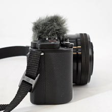 Load image into Gallery viewer, Sony Alpha ZV-E10 24.2MP Black