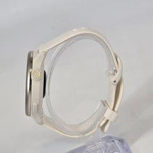 Load image into Gallery viewer, Garmin Vivoactive 6 42mm Gold GPS