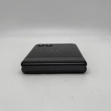 Load image into Gallery viewer, Motorola Razr (2024) 256GB Gray (Cricket)